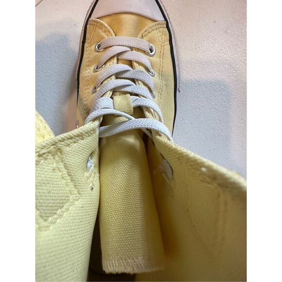 Converse Youth Yellow Citrus Print Chuck Taylor All Star High Top Sneaker Size 3 - Picture 7 of 9